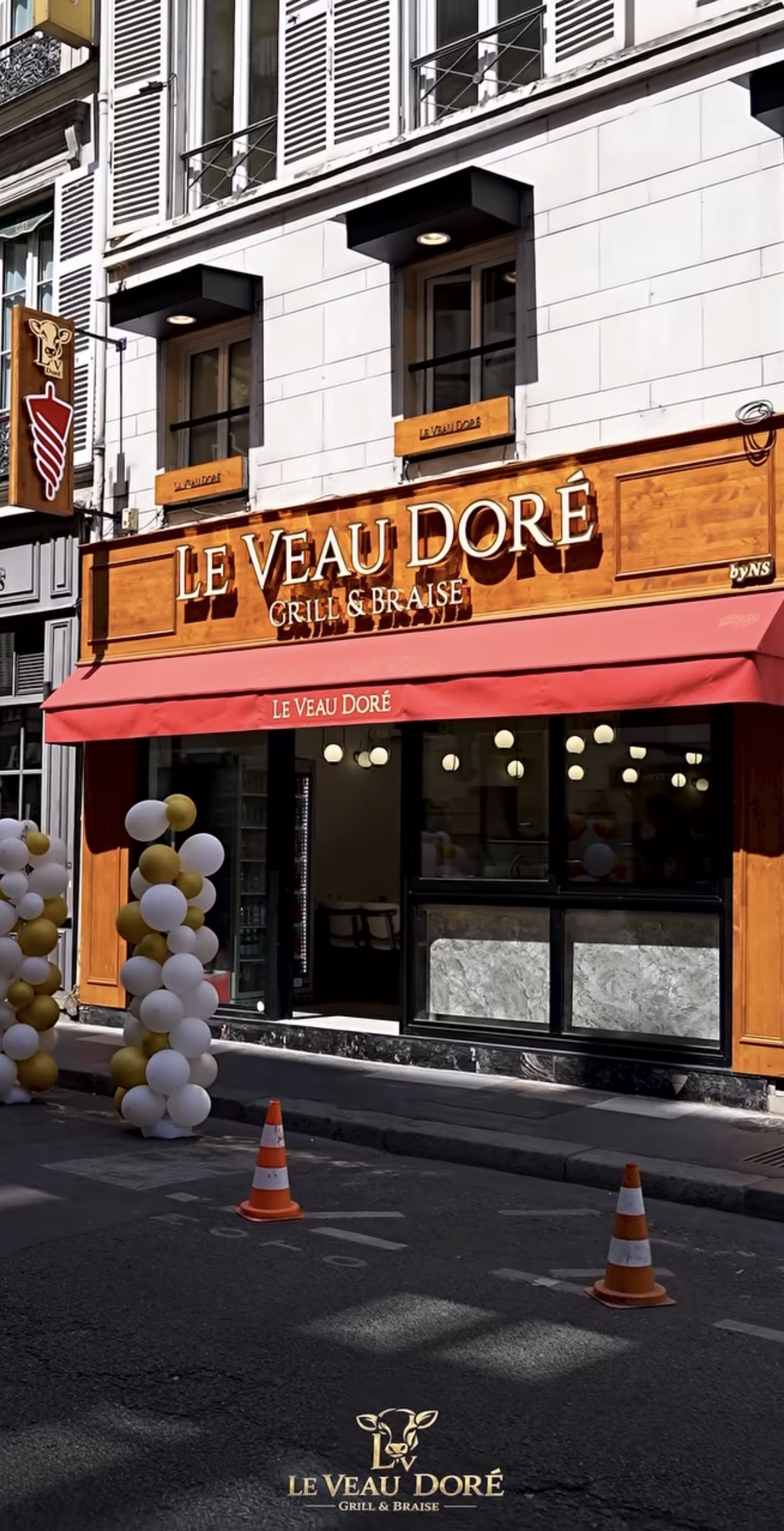 Devanture bois et enseigne