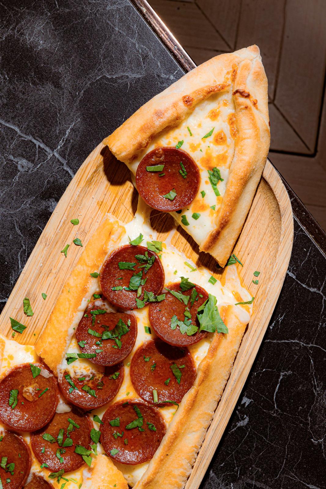 Pide fromage et sucuk